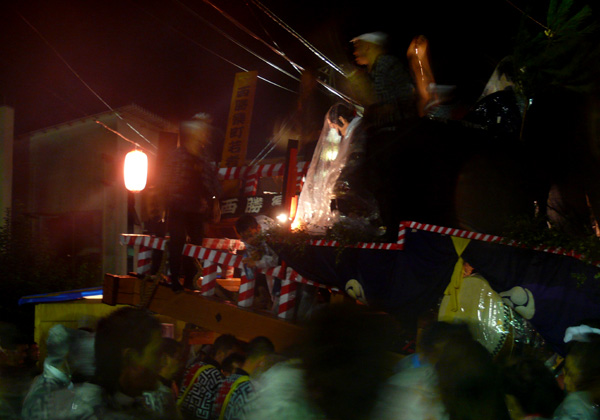 �����y���|����<