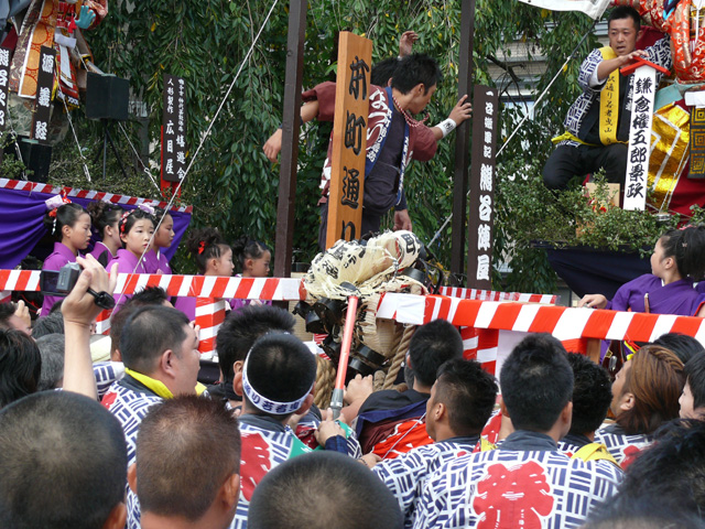 �w�ʂ�ƁA�{���Ԃ���