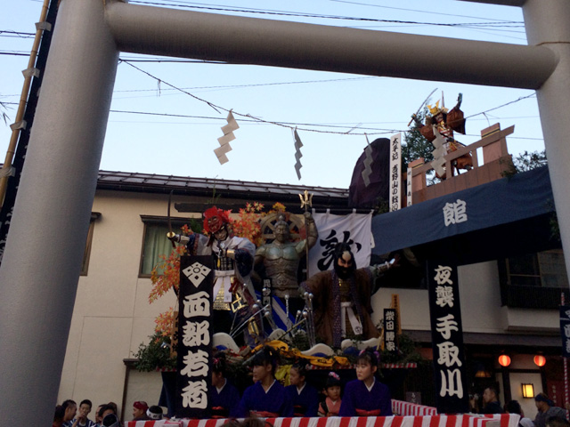 �������