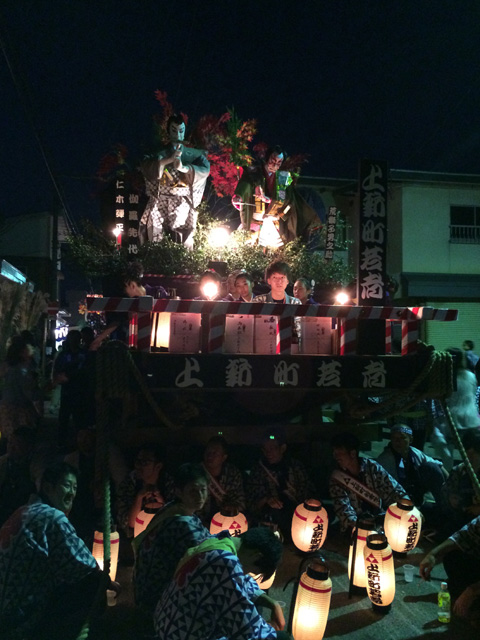 ��V�����