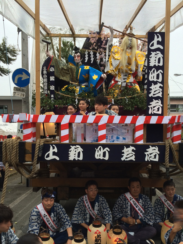 ��V�����