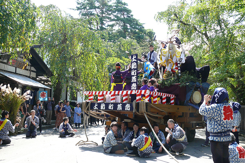 ��V�����