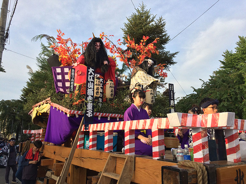 �k���������